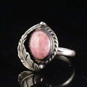 Native Am Najavo 1960-70 Pawn Sterling Silver Rare Pink Coral Feather Ring 7.5